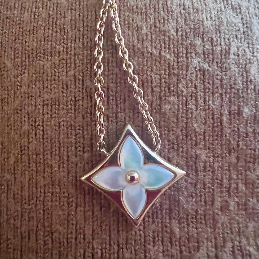 Louis Vuitton Blossom Star Pendant